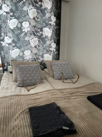 75211-288386-Phu-l5-S7KUmbR-dI4ftZmdMujZUDCBm1ZGFMUoXYEU-66b65460a2815-small